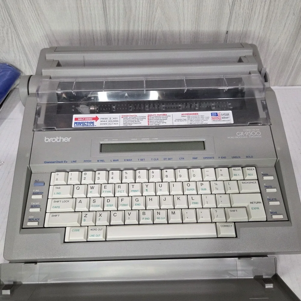 Brother Portable GX-9500 Electronic  Typewriter Made In USA - TESTED -